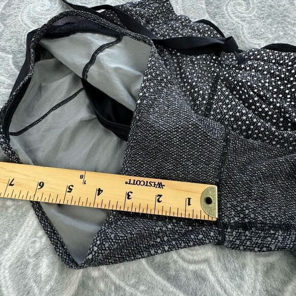 Womens Lululemon Hotty Hot Short Long (Reflective) - Picture 7 of 7